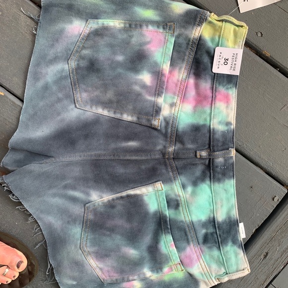 New with tags ! Size 30 pac sun - Picture 3 of 3